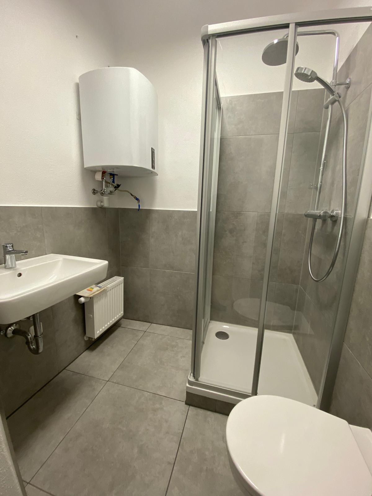 Badsanierung mit Dusche – Nach der Arbeit 4